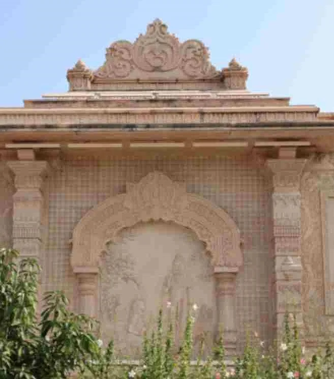 महर्षि वशिष्ठ ने चंद्रभागा नदी के तट पर संध्या को तपस्या के लिए दीक्षित किया