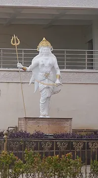 खड़ी हुई देवी पार्वती